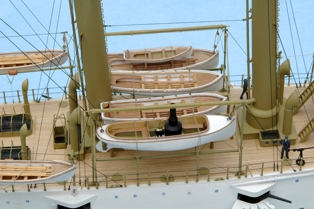 Model of gunboat USS Nashville PG-7 - ship's boats