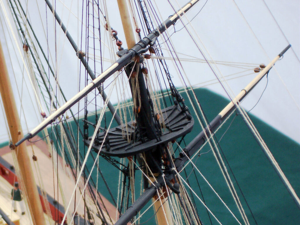 Model of the privateer Prince de Neufchatel - Foretop