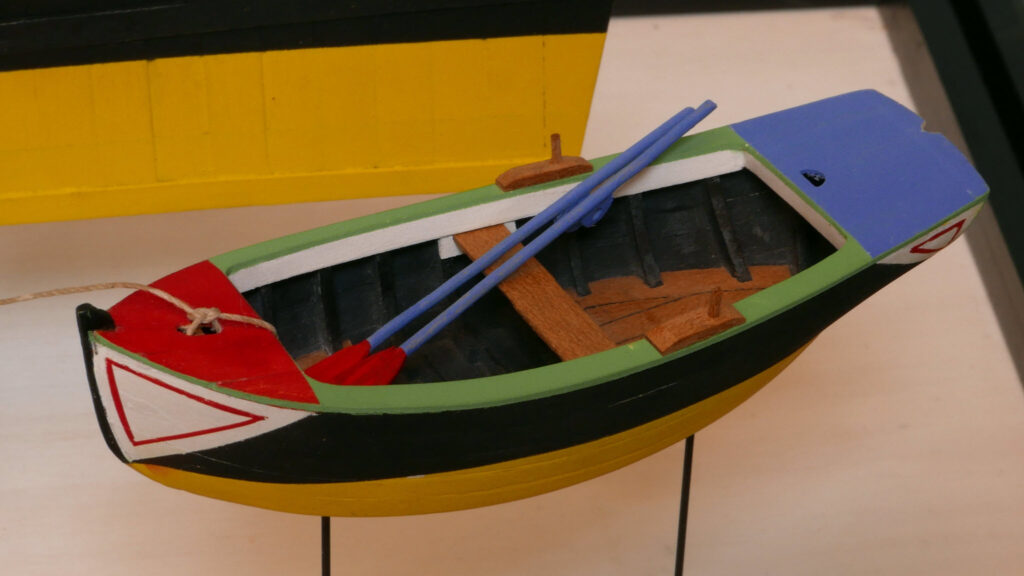Model of a Portuguese Culé - model of a chata, the culé's tender