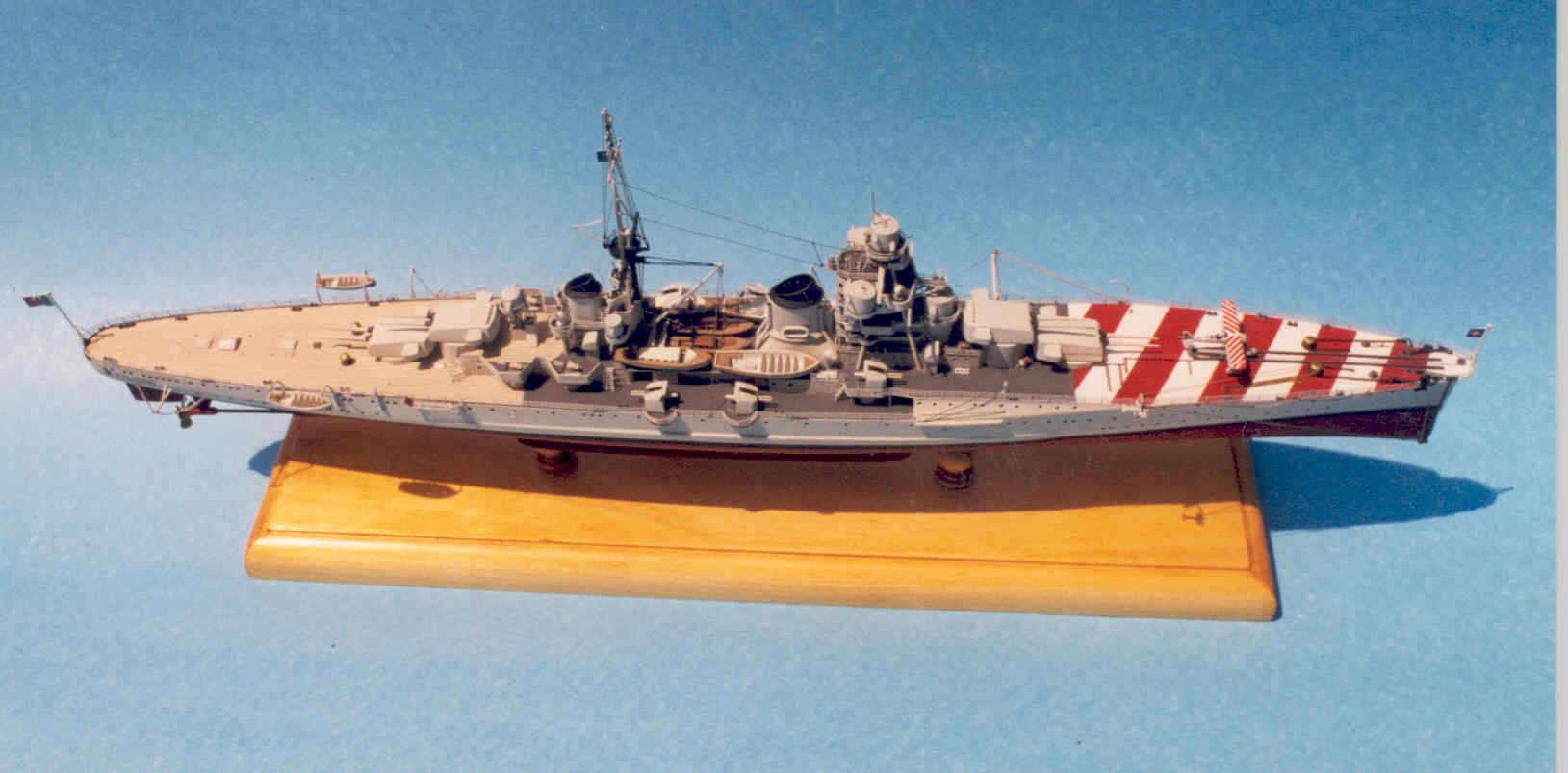 Model of Italian heavy-cruiser Fiume - Overhead view