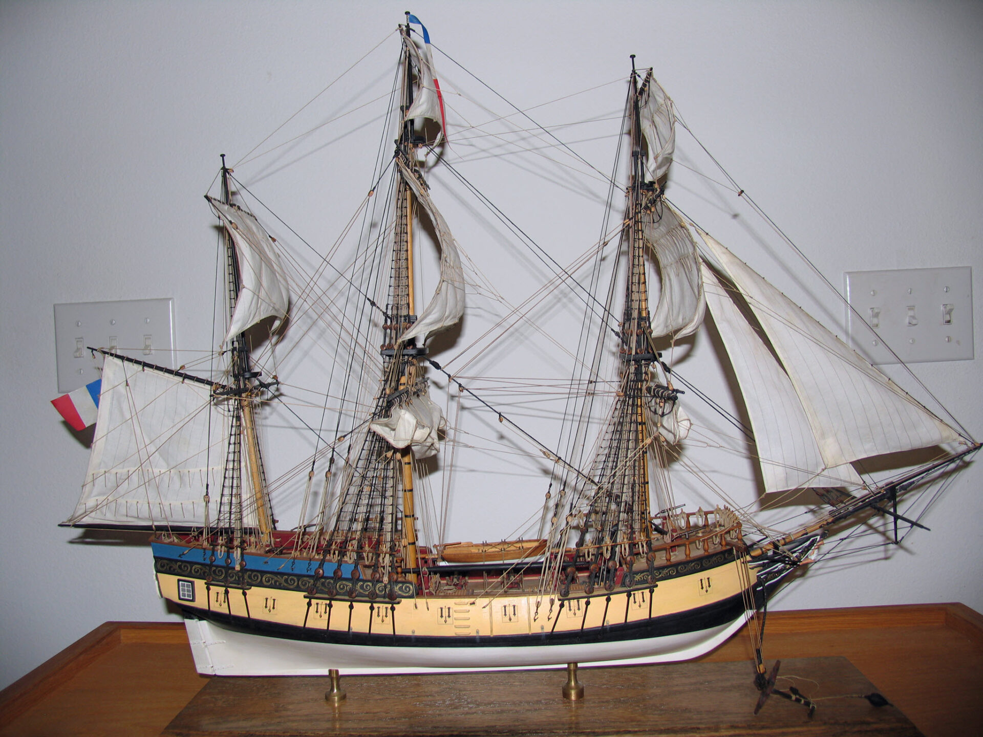 Model of French Sloop-of-War 'Tonnant' - Starboard side