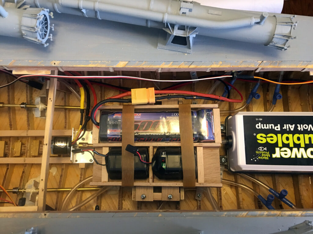 Model of PT 277 - batteries and air pump