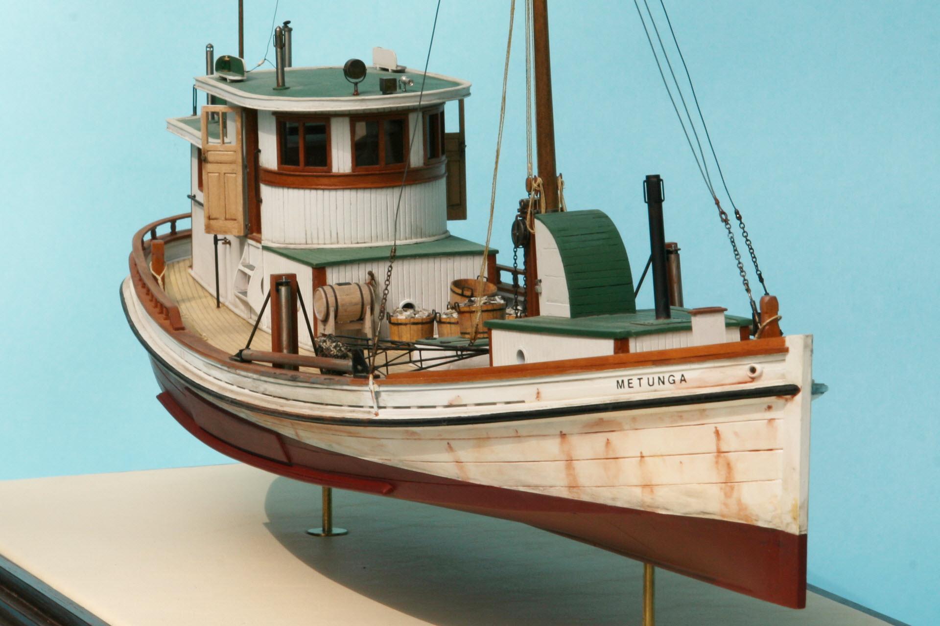 Model of oyster dredge 'Metunga' - low-angle view from starboard bow