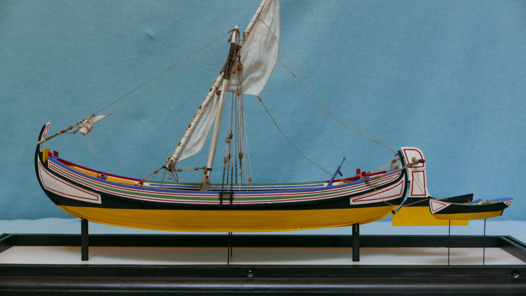 Model of a Portuguese Culé - port side