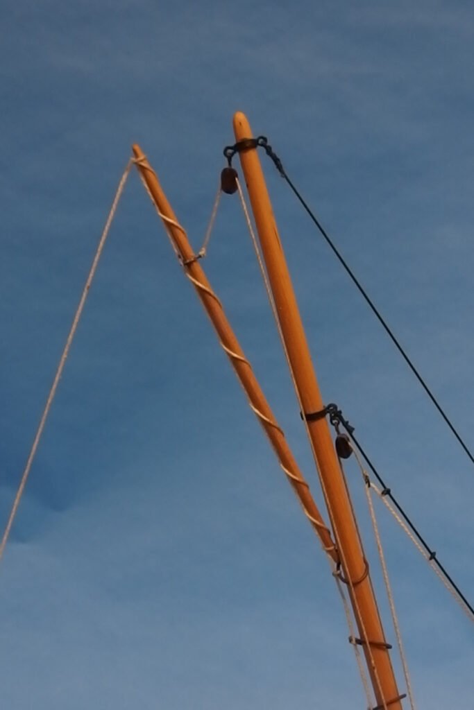 Model of Chesapeake Bay Three-Log Canoe - Mast and yard